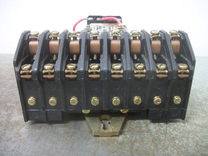 SQUARE D 30AMP 8POLE LIGHTING CONTACTOR 8903LX080 120VCOIL