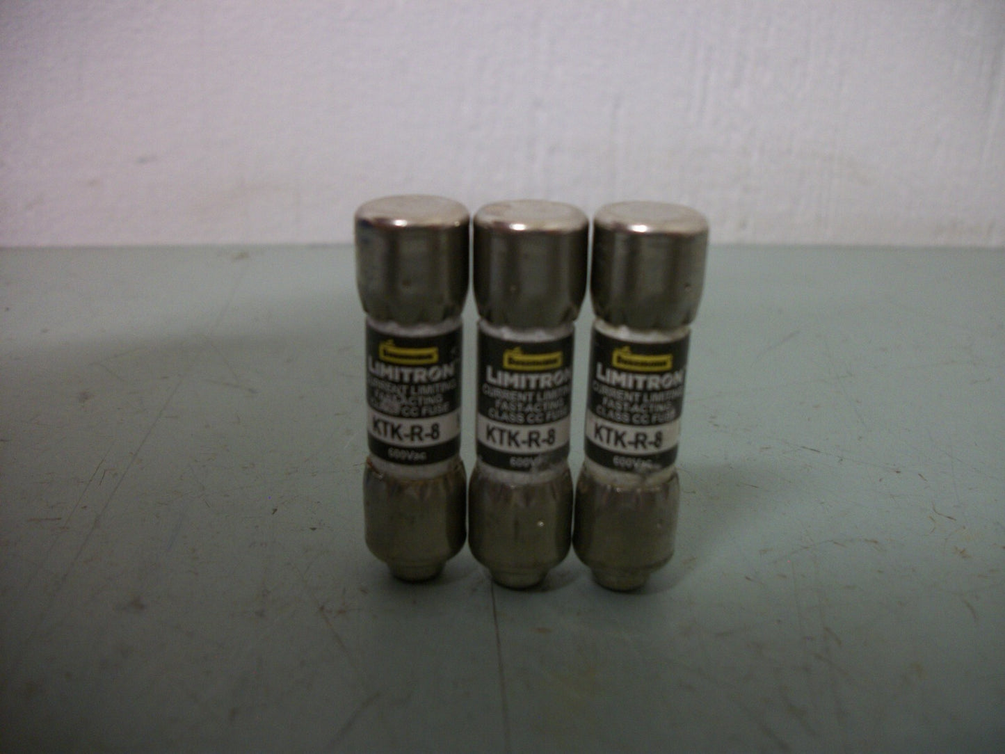 BUSSMANN LOT OF 3 LIMITRON FUSES KTK-R-8 8AMP 600VOLT