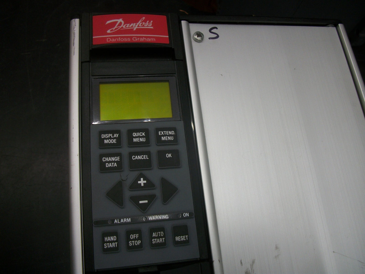 DANFOSS VLT 6000 VLT 6027 25HP HVAC AC DRIVE GT4CN1STR0DLF00A00C0 460VOLT 34AMP