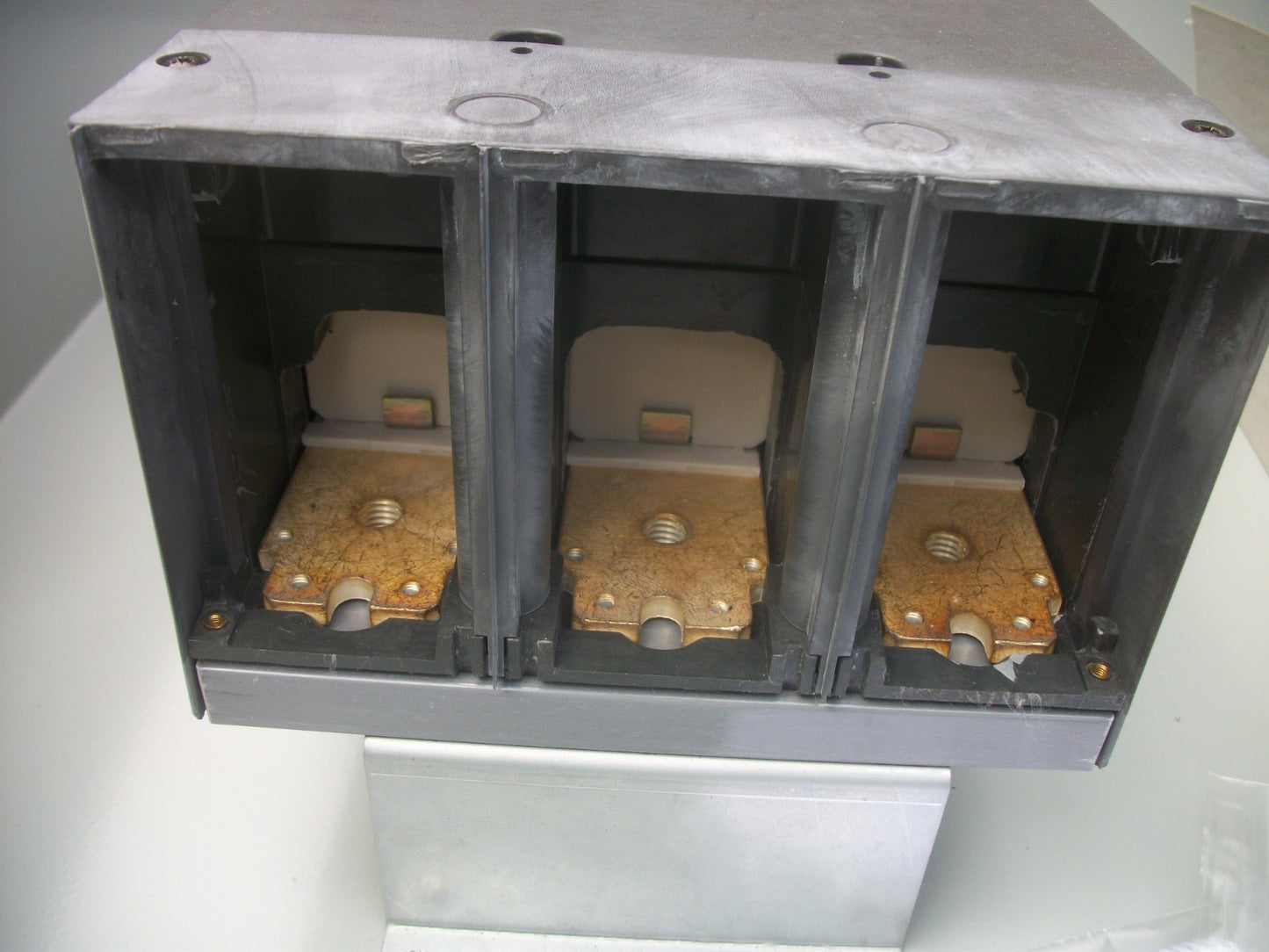 GE SPECTRA ENCL MOLDED CASE SWITCH SKDA36AN0800 800AMP 600VOLT 3POLE NEW