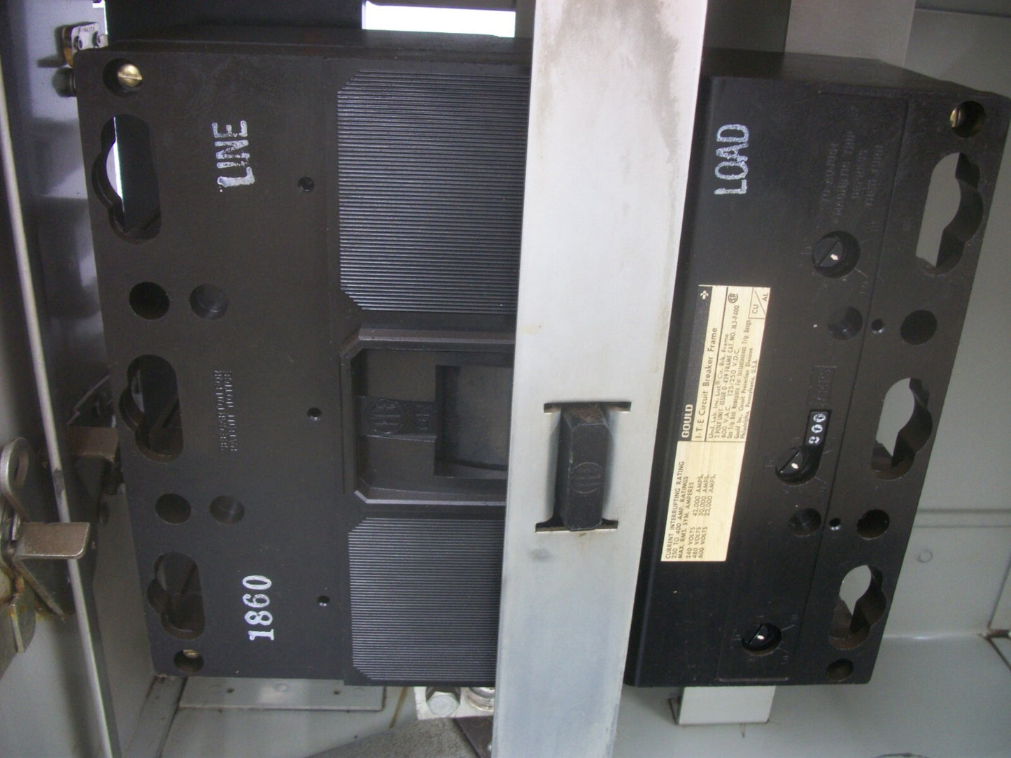 SIEMENS ITE XL CIRCUIT BREAKER BUS PLUG U6C4400 400AMP 600VOLT 3PH W/200A BREAK