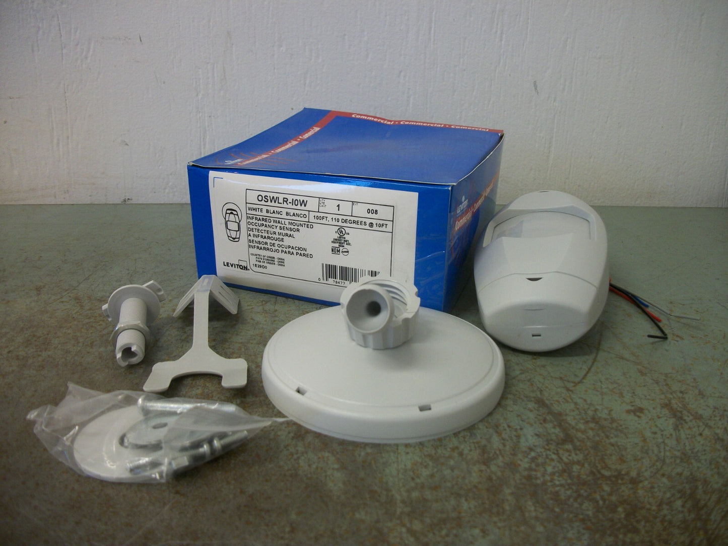 LEVITON WHITE INFRARED WALL MOUNTED OCCUPANCY SENSOR OSWLR-10W NIB