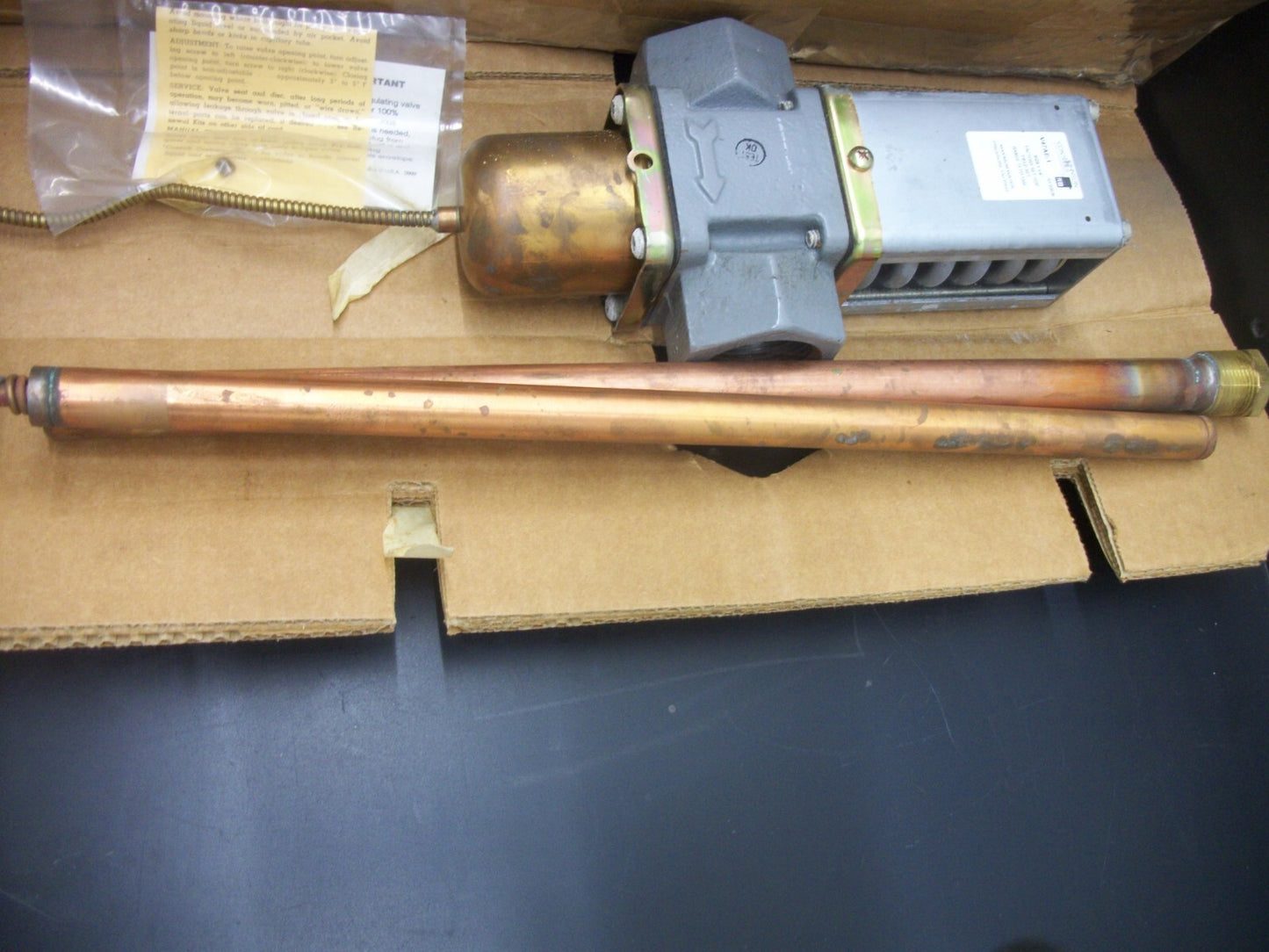 JOHNSON CONTROLS V47AE-1 SIZE 1-1/4" WATER VALVE V47AE-1C 75-135 DEG F NIB