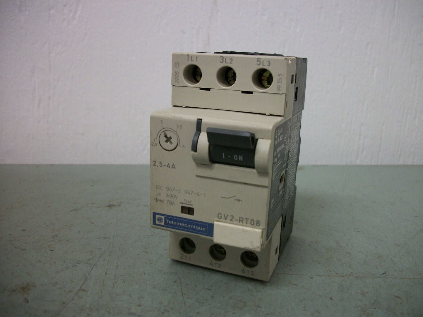 TELEMECANIQUE MOTOR CIRCUIT BREAKER GV2-RT08 2.5-4AMP