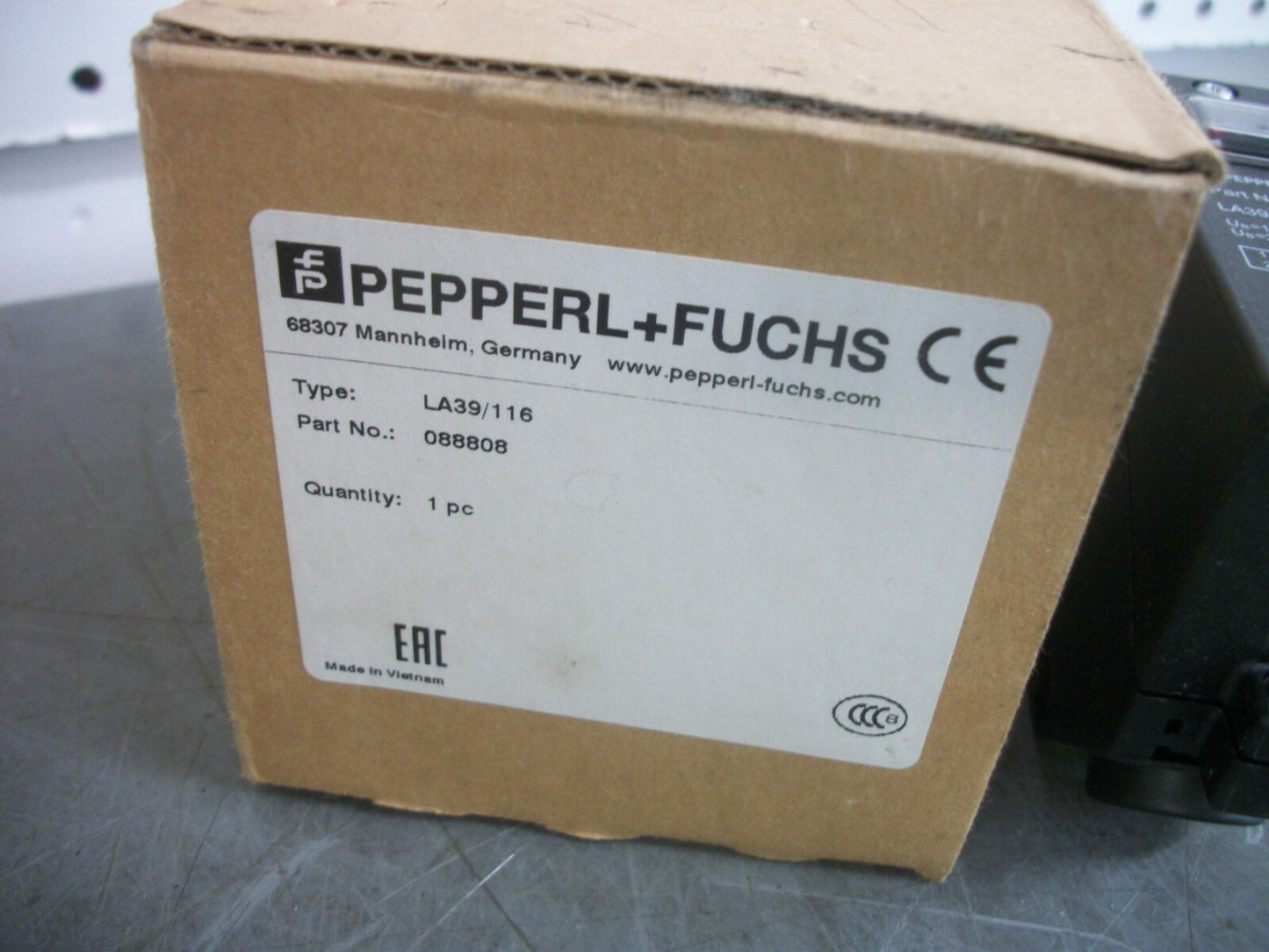 PEPPERL+ FUCHS 088808 PHOTOELECTRIC SWITCH LA39/116 NIB