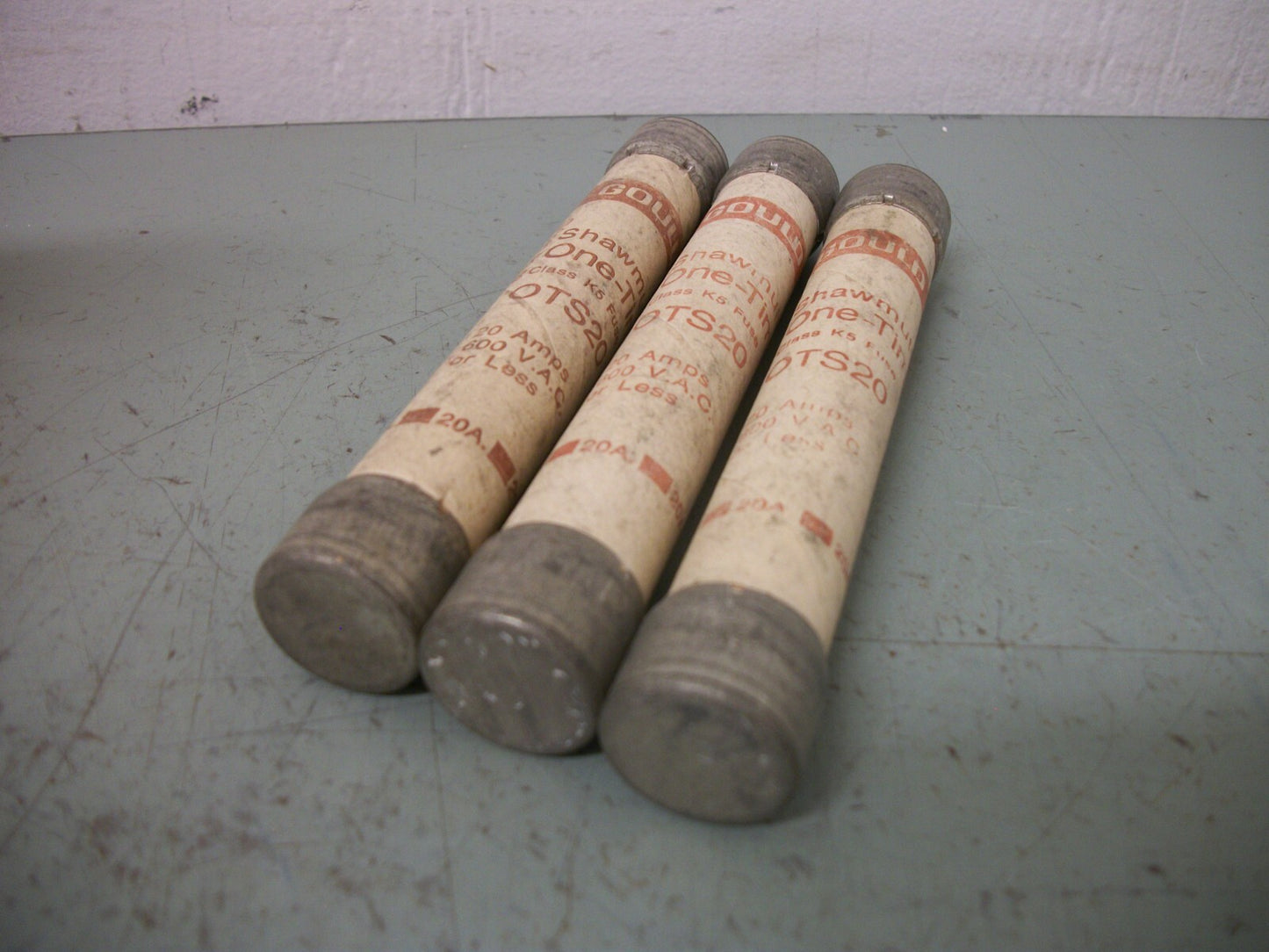 GOULD SHAWMUT LOT OF 3 ONE-TIME FUSES OTS20 20AMP 600VOLT