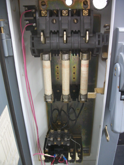 ALLEN-BRADLEY STARTER COMBO SIZE 0 709-AOA103 120VCOIL 30AMP  FUSIBLE