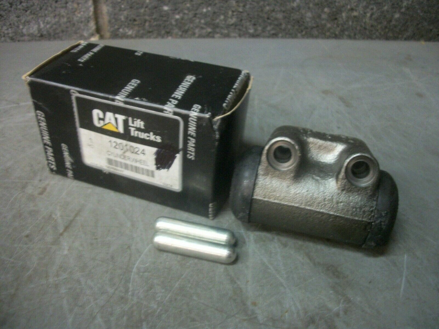 CAT FORKLIFT WHEEL CYLINDER 1201024 NIB