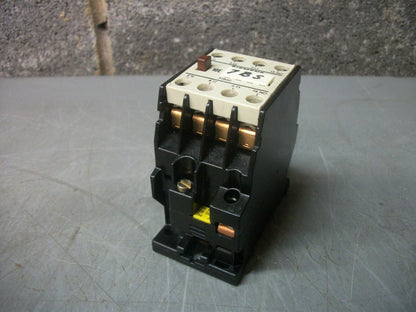 SIEMENS SIZE 00 CONTACTOR 3TB4010-0A 9AMP 120VCOIL 3PH 600V 7.5HP