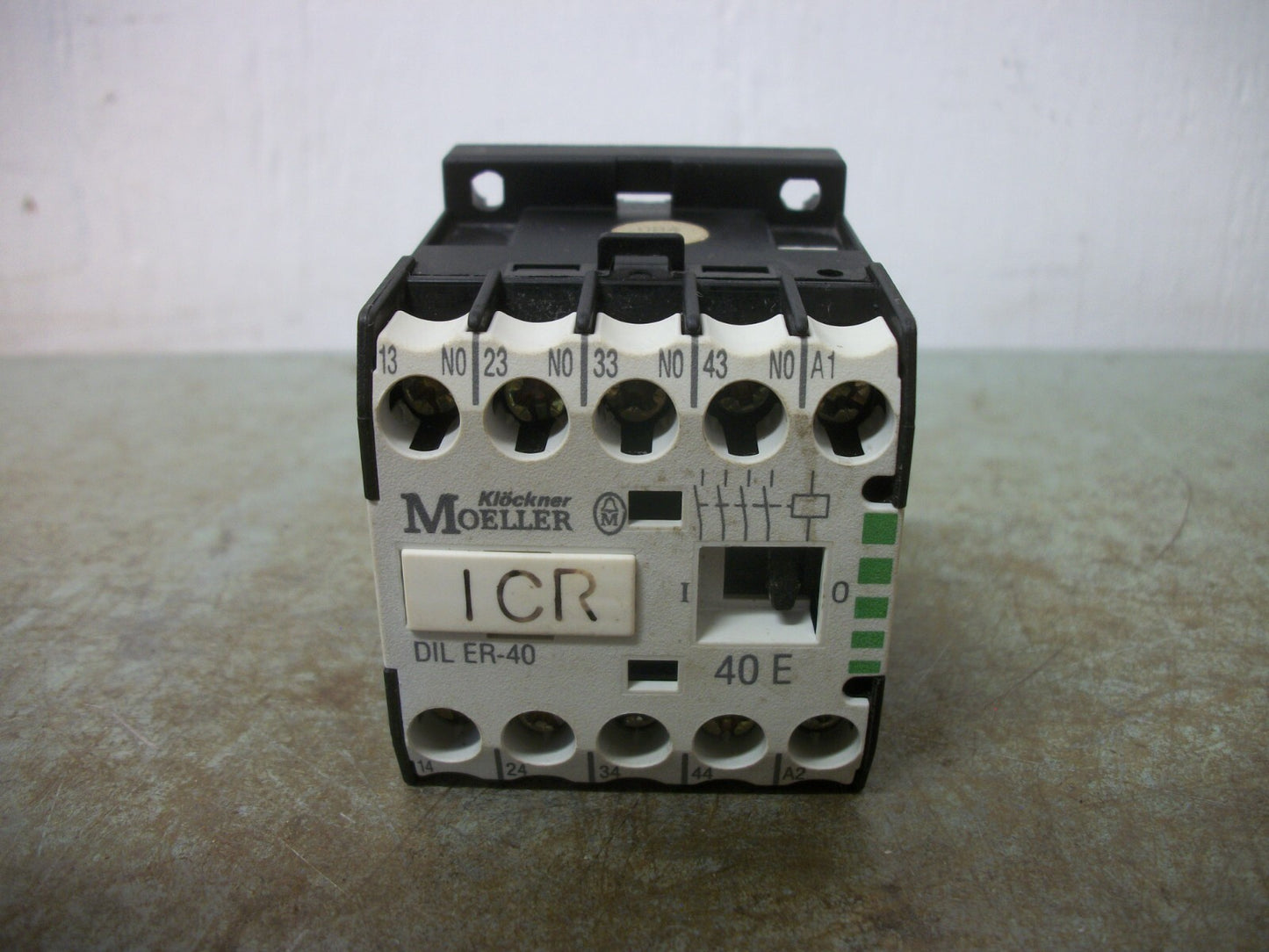 KLOCKNER-MOELLER CONTROL RELAY DILER-40 10AMP 120VCOIL 600VOLT