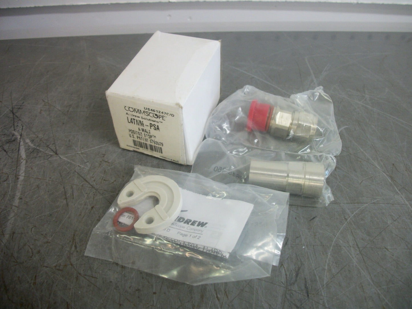 ANDREW SOLUTIONS COMMSCOPE N MALE POSITIVE STOP COMMECTOR L4TNM-PSA NIB