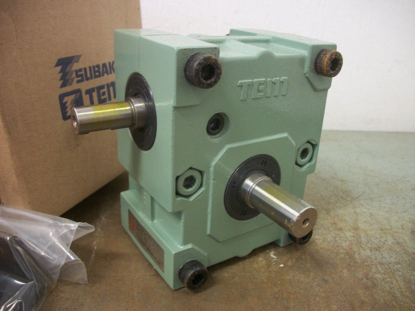 TSUBAKI EMERSON 20:1 RATIO TM WORM REDUCER TM13E20B NIB