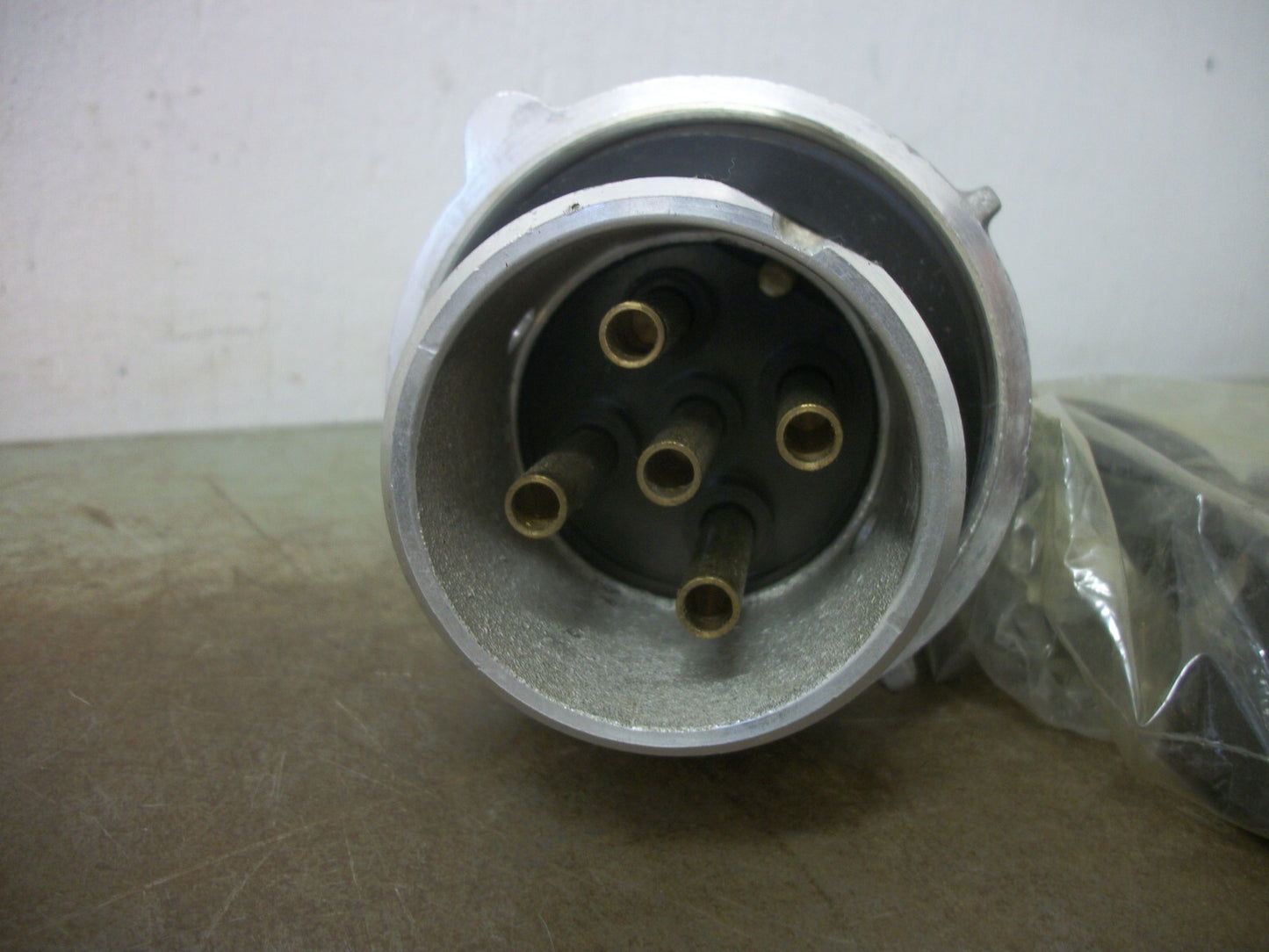 CROUSE-HINDS ARKTITE PLUG & SLEEVE CONNECTOR APJ3575 30AMP 600VOLT 5W 5P NOB