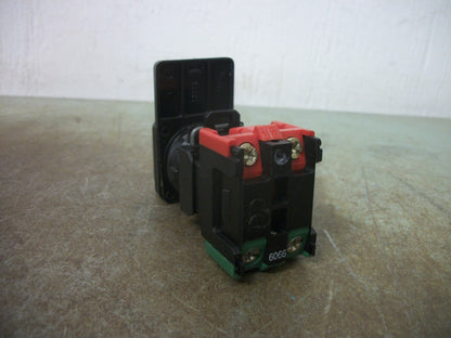 TELEMECANIQUE BLACK SQUARE MOMENTARY PUSHBUTTON DA 11