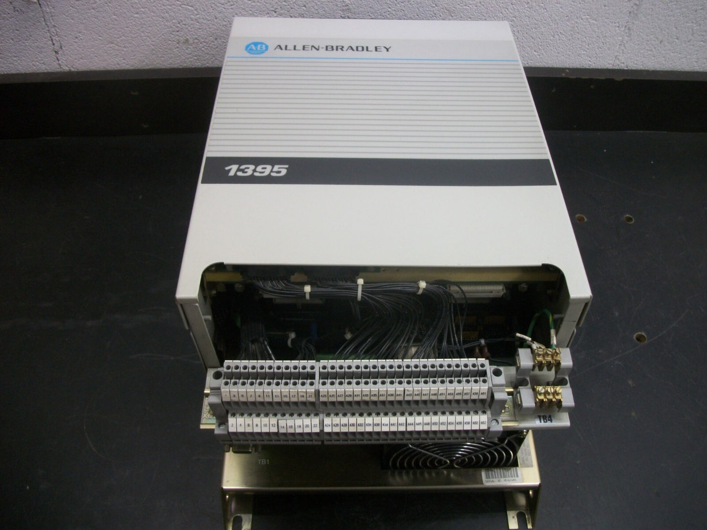 ALLEN-BRADLEY 1395 30HP DC DRIVE 1395-A71-D2-P12-X1 FIELD 150VDC ARM 240VDC