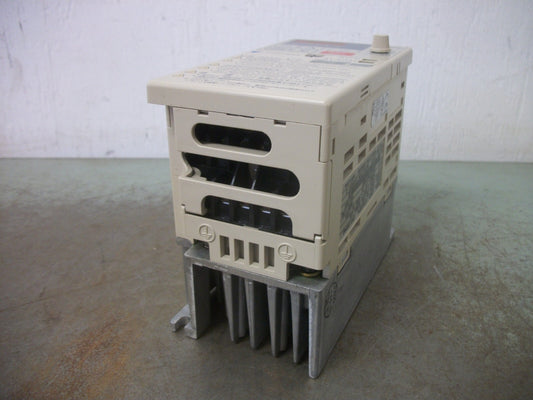 YASKAWA VS MINI V7 0.4KW INVERTER DRIVE CIMR-V7AA20P4 230VOLT 3PH