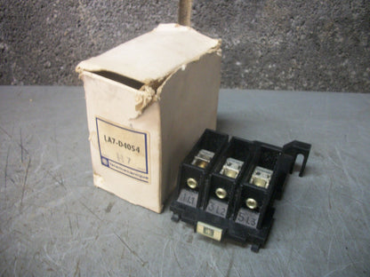TELEMECANIQUE DIN-RAIL MOUNT FOR OVERLOAD RELAY LR2D2 LA7-D4054 NIB