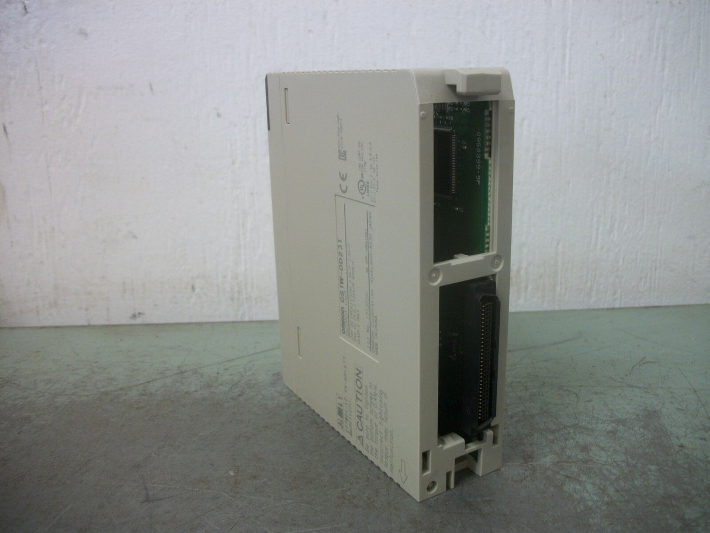 OMRON SYSMAC OUTPUT UNIT CS1W-OD231