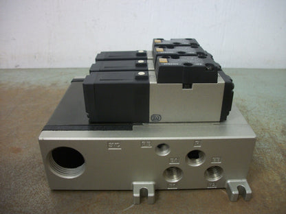 SMC BLOCK OF 3 SOLENOID VALVES VFS2100-1FZ 120VCOIL 0.1-1MPa NOB