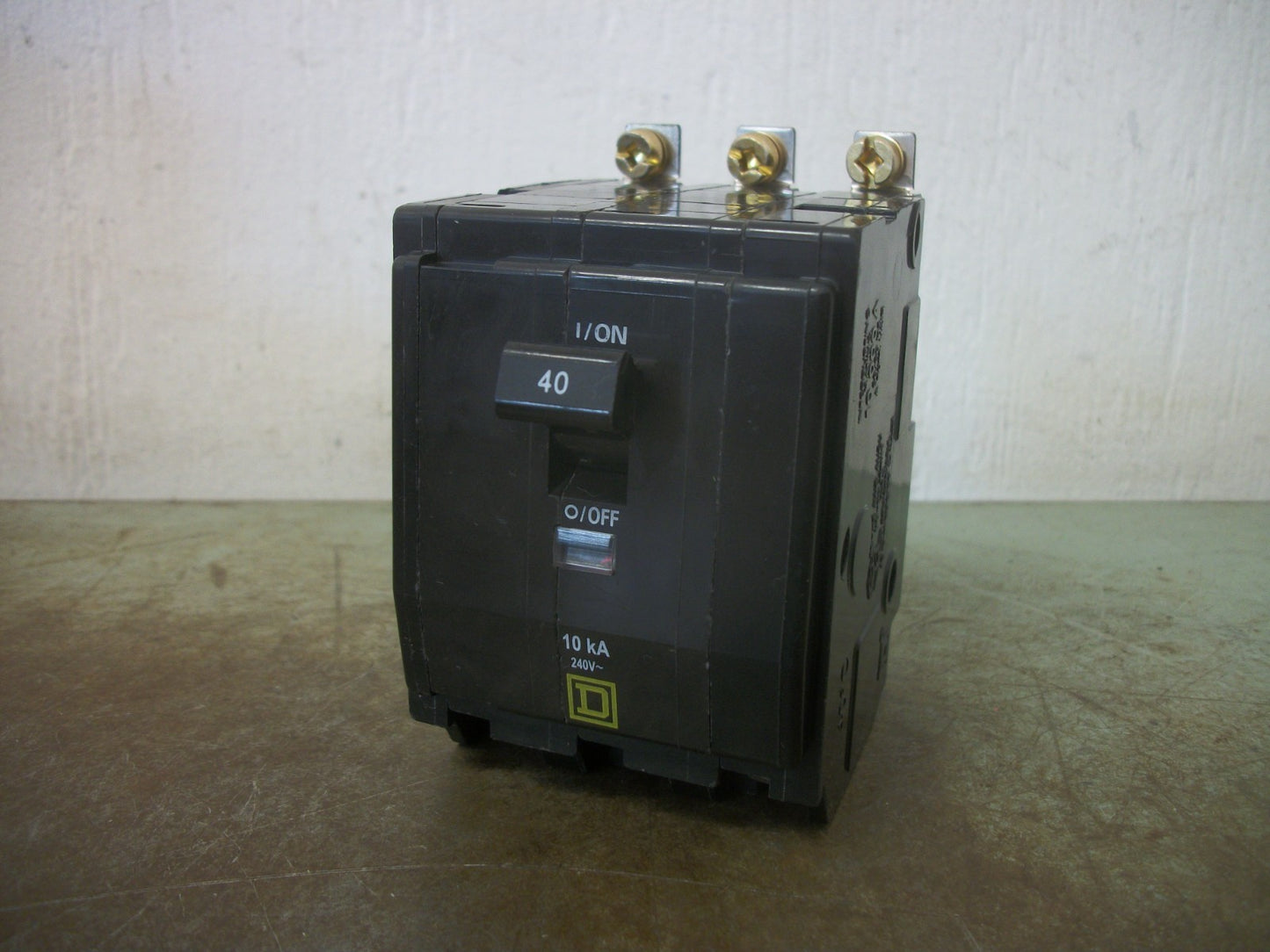 SQUARE D QOB CIRCUIT BREAKER QOB340 40AMP 240VOLT 3POLE NOB