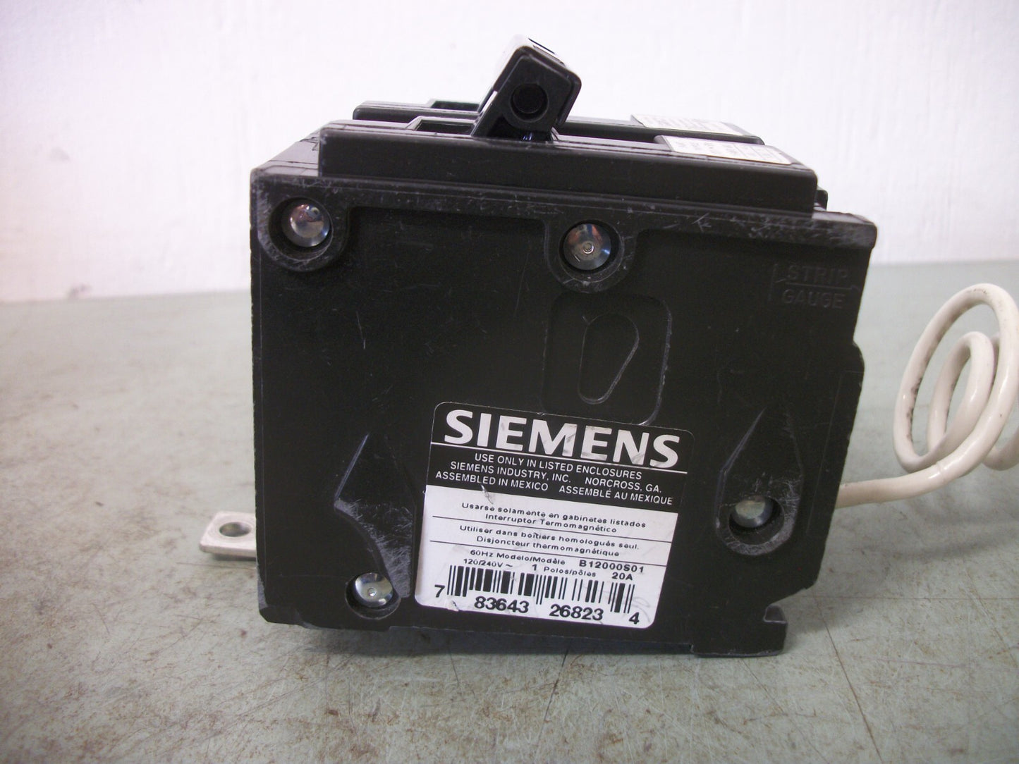 SIEMENS BL CIRCUIT BREAKER B12000S01 20AMP 240VOLT 1POLE W/SHUNT