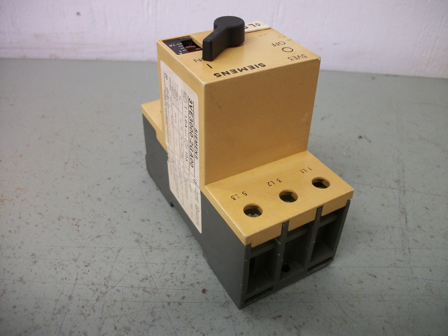 SIEMENS MOTOR CIRCUIT BREAKER 3VE3000-2GA00 1-1.6AMP