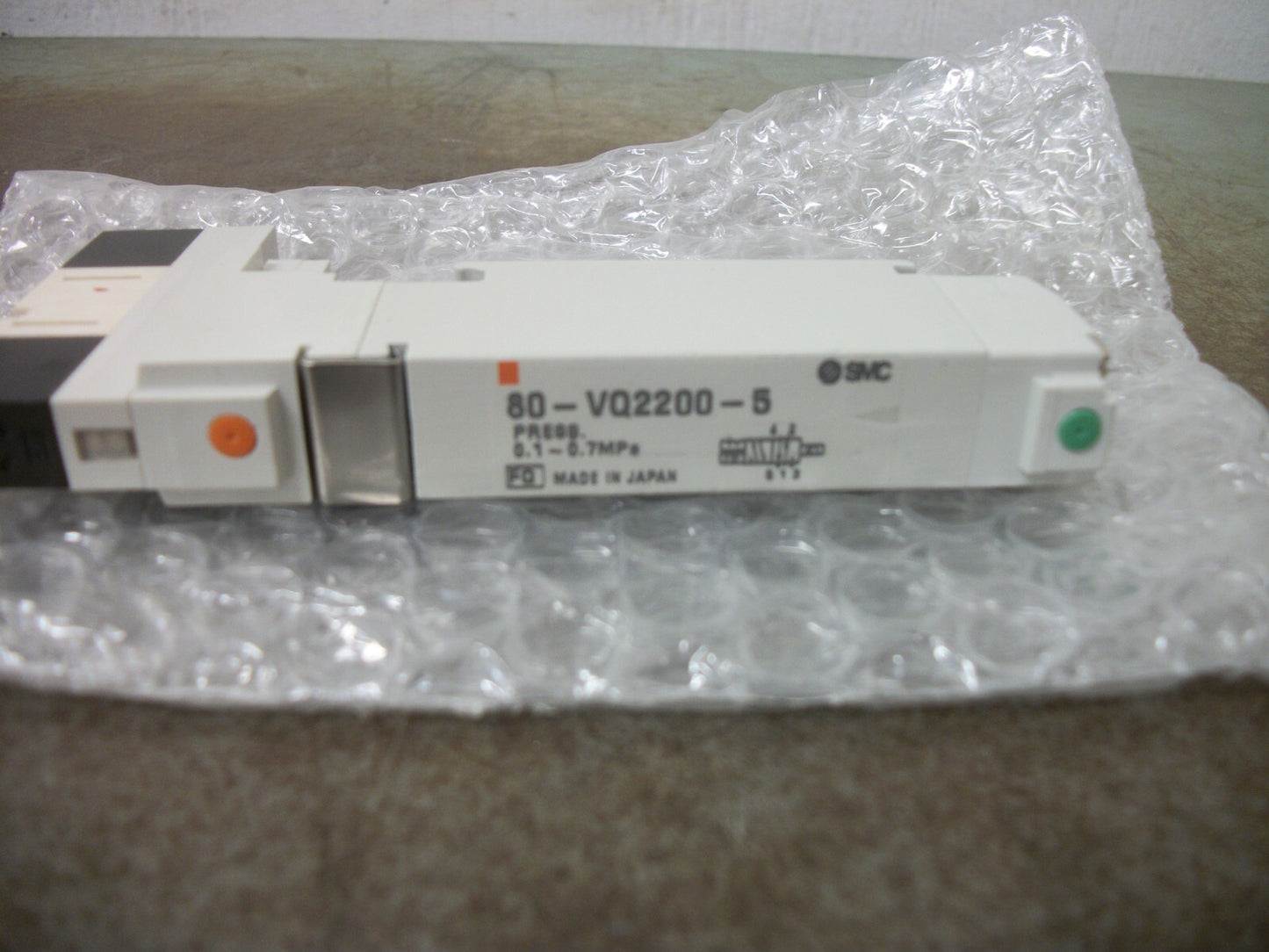 SMC PNEUMATIC SOLENOID VALVE 80-VQ2200-5 0.1-0.7MPa 24VCOIL 1W NEW