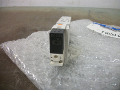 SMC PNEUMATIC SOLENOID VALVE 80-VQ2100-5 0.1-0.7MPa 24VCOIL 1W NEW