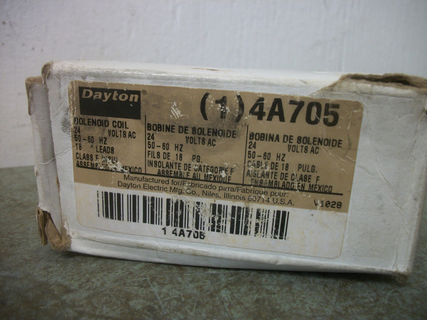 DAYTON SOLENOID VALVE COIL 4A705 24VCOIL 17-12WATT NIB