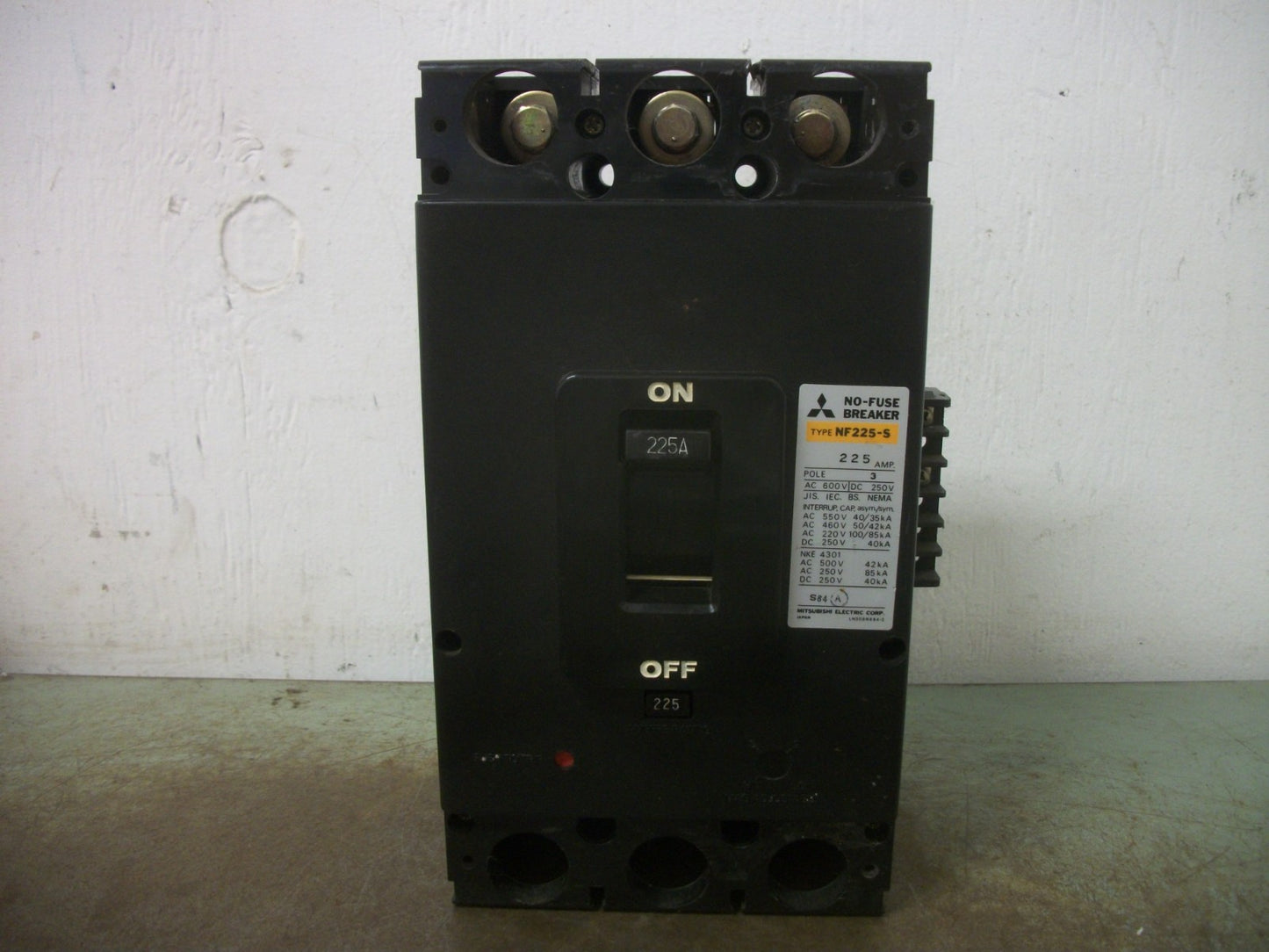 MITSUBISHI NO-FUSE CIRCUIT BREAKER NF225-S 225AMP 600VOLT 3POLE W/SHUNT