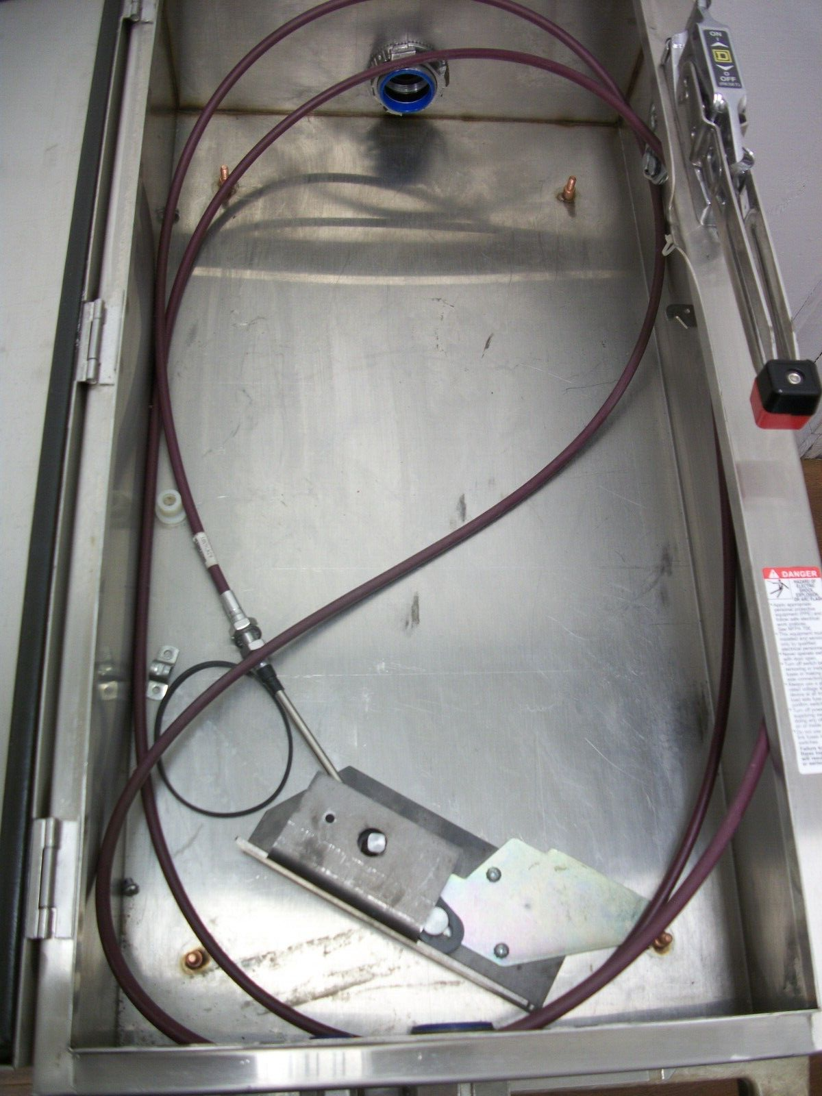 SQUARE D DISCONNECTOR/BREAKER SS ENCLOSURE ONLY TYPE 4,4X 30AMP 600VOLT