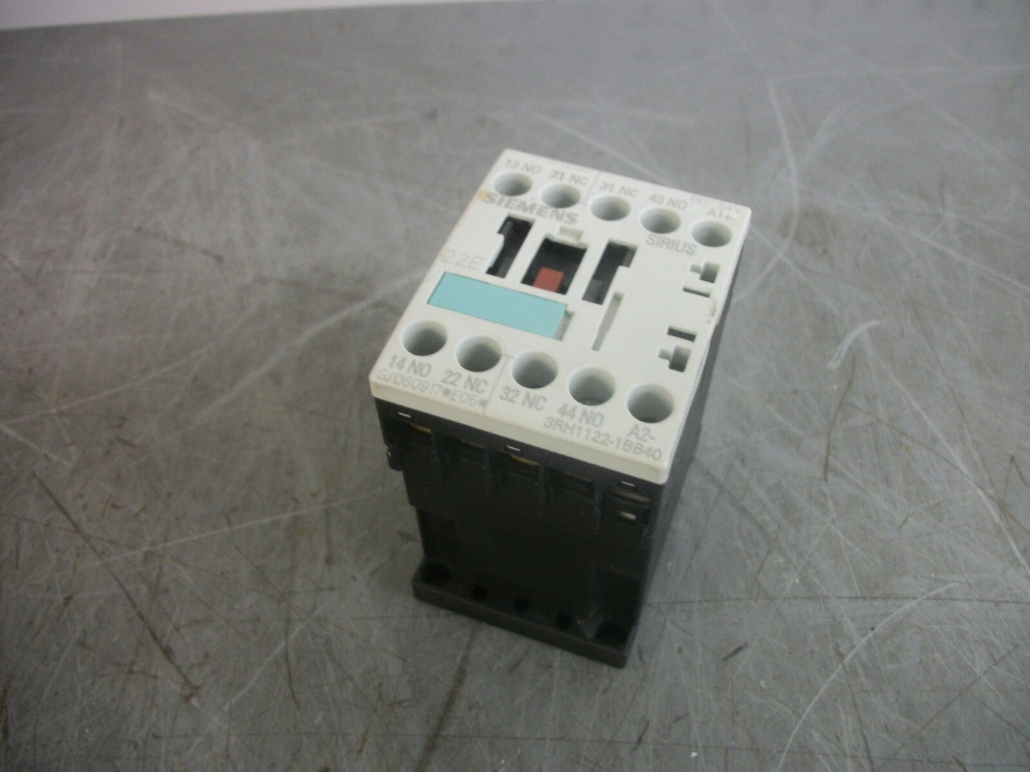 SIEMENS CONTROL RELAY 3RH1122-1BB40 24VCOIL 10AMP 600VOLT