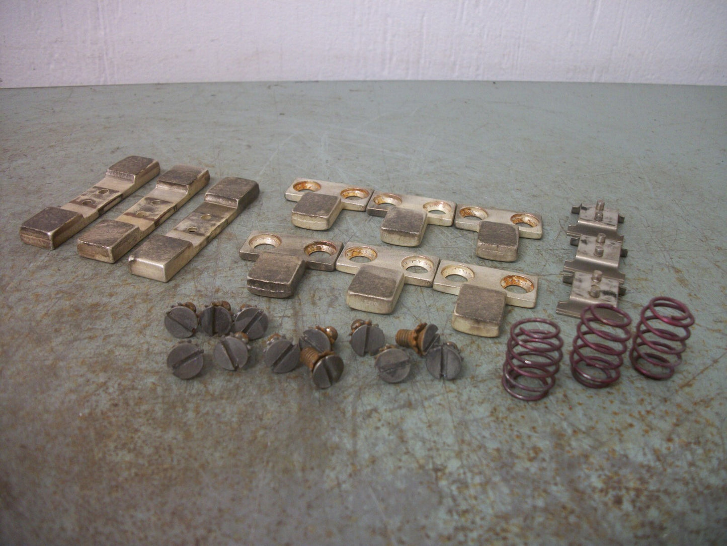 CUTLER-HAMMER SIZE 3 3POLE CONTACT KIT 6-25-2