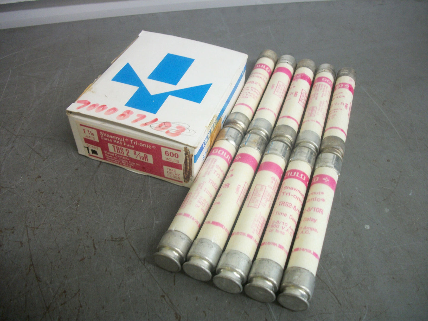 GOULD SHAWMUT BOX OF 10 TRI-ONIC FUSES TRS2-8/10R 2-8/10AMP 600VOLT NIB