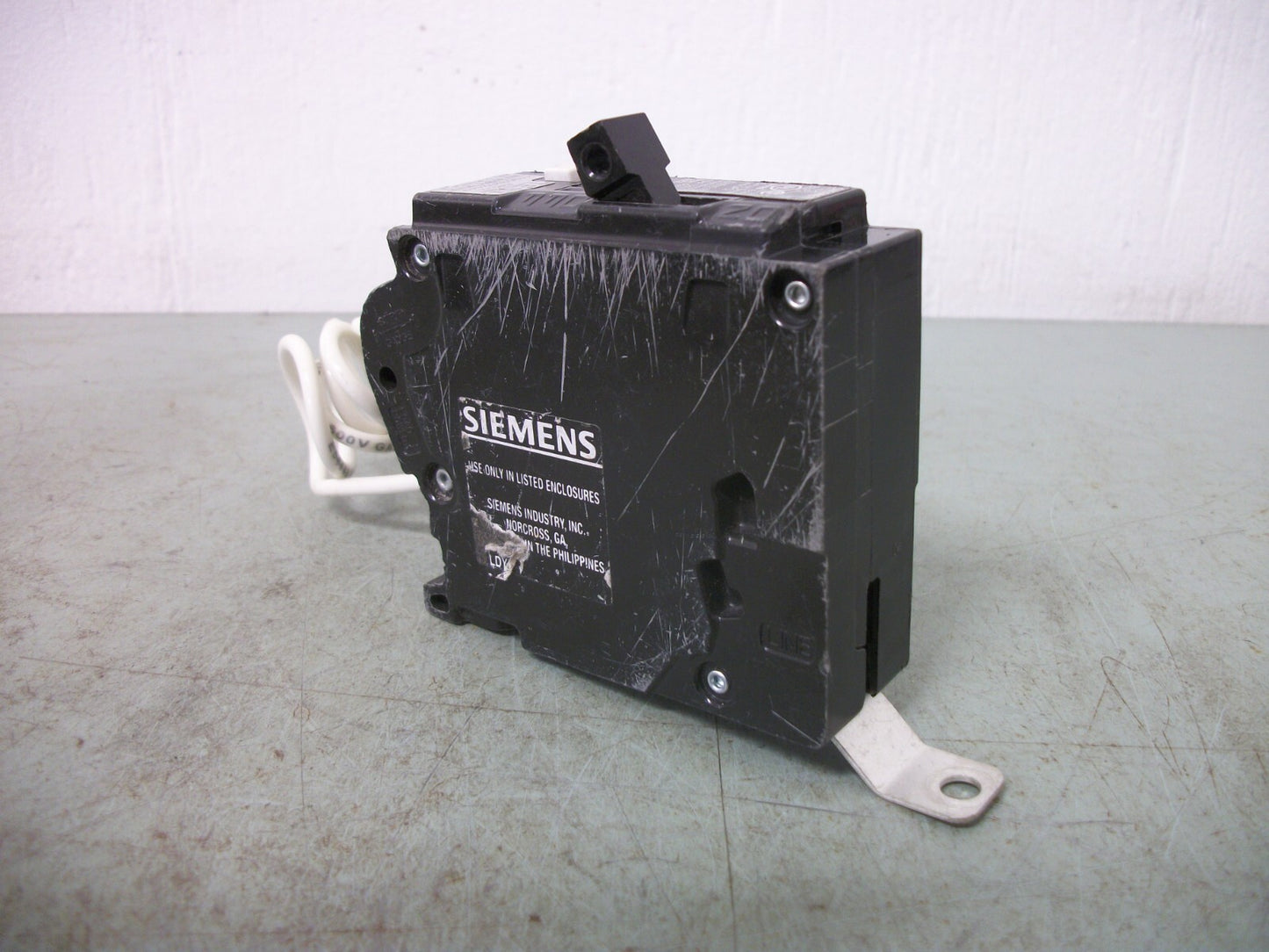 SIEMENS GFCI BLF2 CIRCUIT BREAKER BF120A 20AMP 120VOLT 1POLE