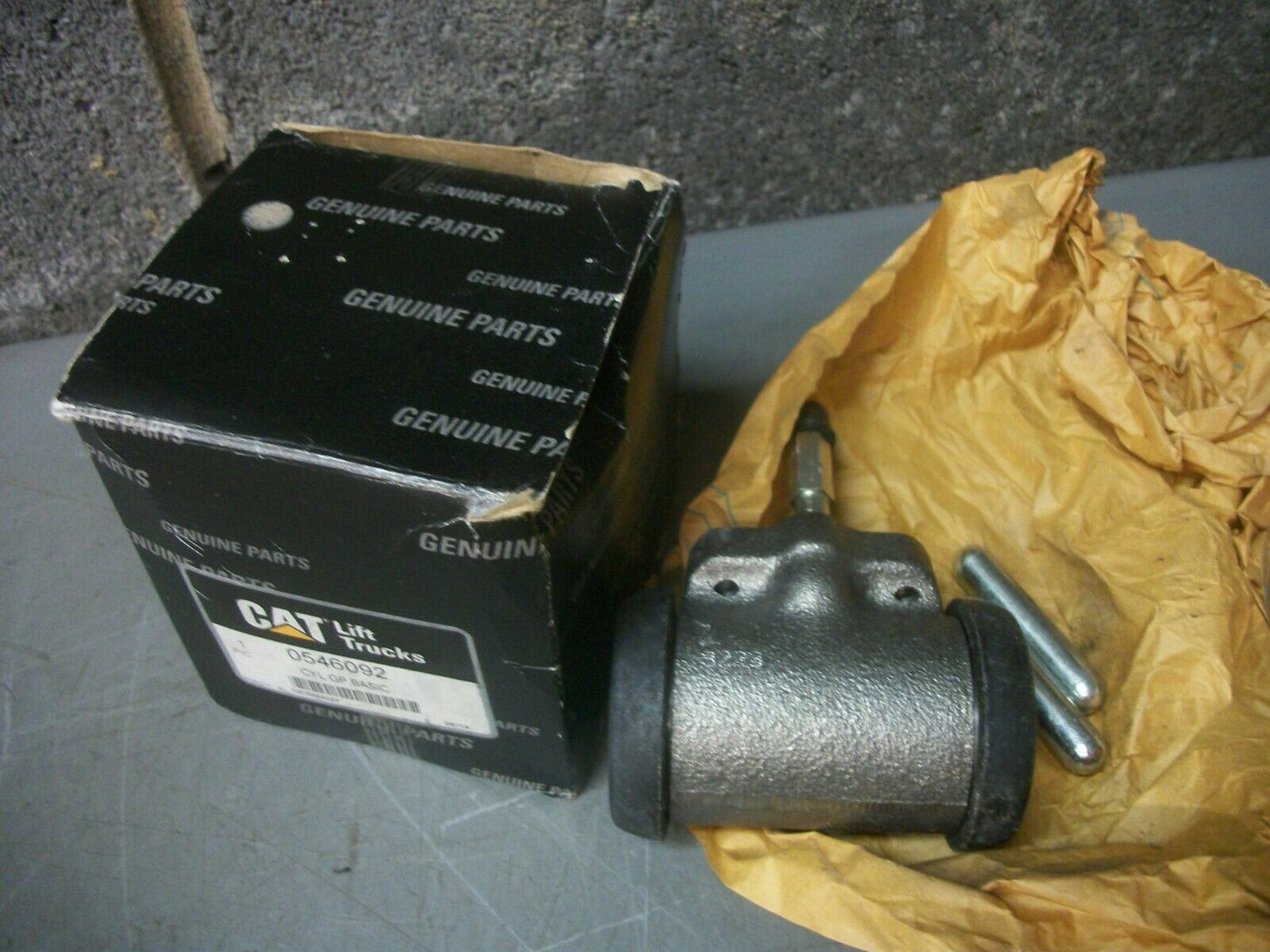 CAT BASIC GP WHEEL CYLINDER 0546092 NIB