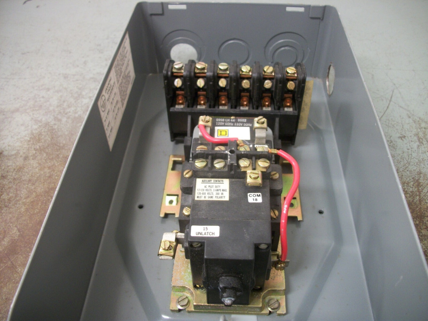 SQUARE D ENCL 6POLE 30AMP LIGHTING CONTACTOR 8903LXO60 120VCOIL