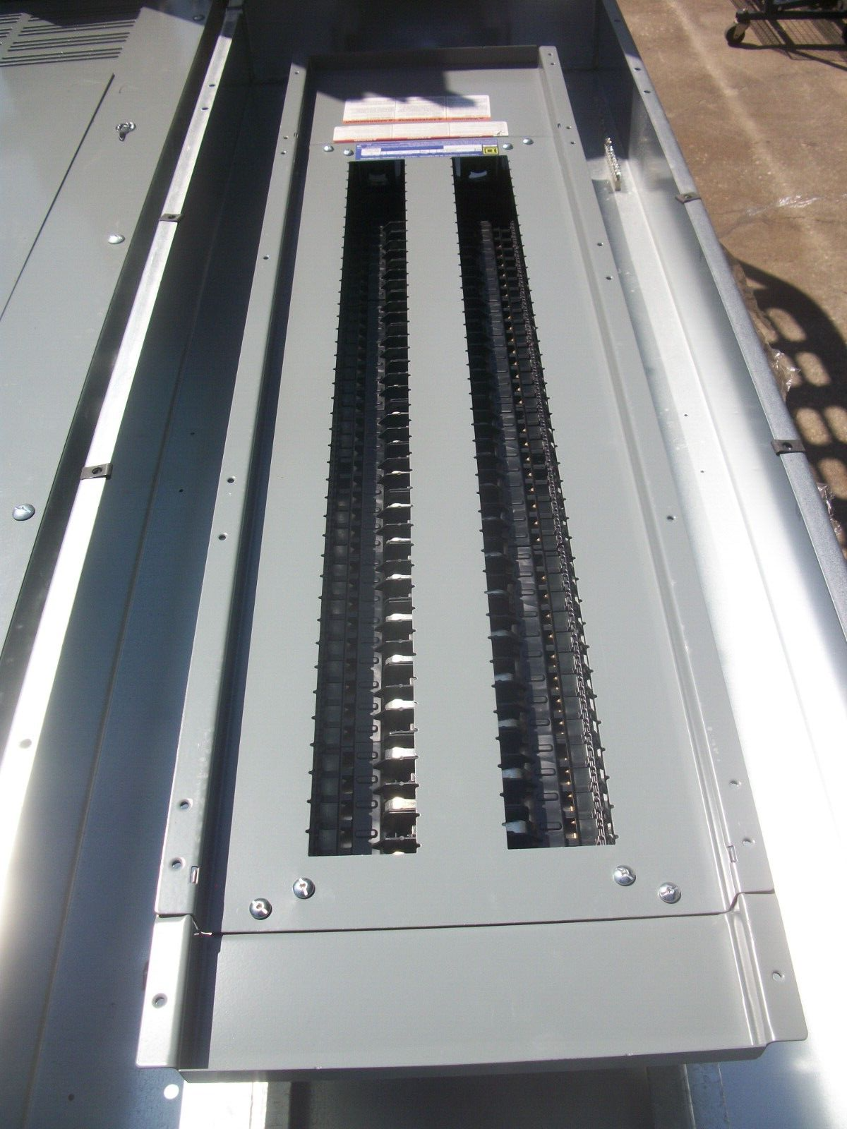 SQUARE D NQ LOAD CENTER PANELBOARD NQ84L4C 400AMP 240VOLT 1PH NOB