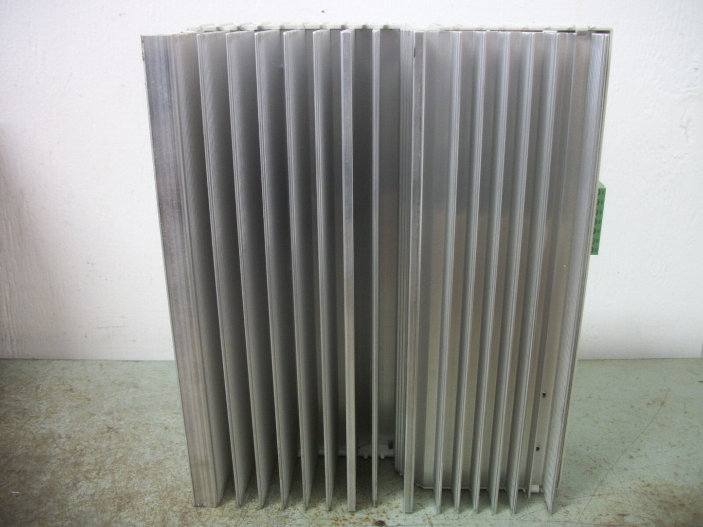 LENZE EVF8203-E 1.5KW FREQUENCY INVERTER DRIVE 00384005 230VOLT 7AMP