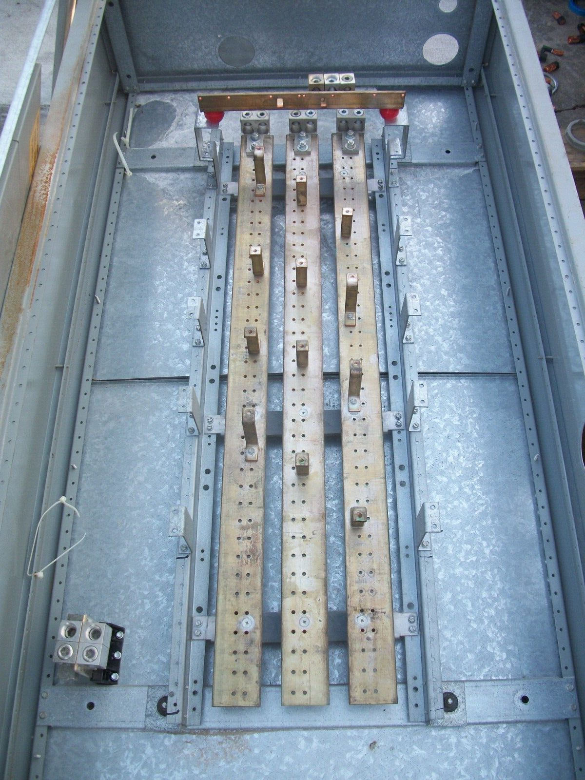 SIEMENS VE VACU-BREAK SWITCHBOARD PANELBOARD 600AMP 480VOLT 3PH 3W