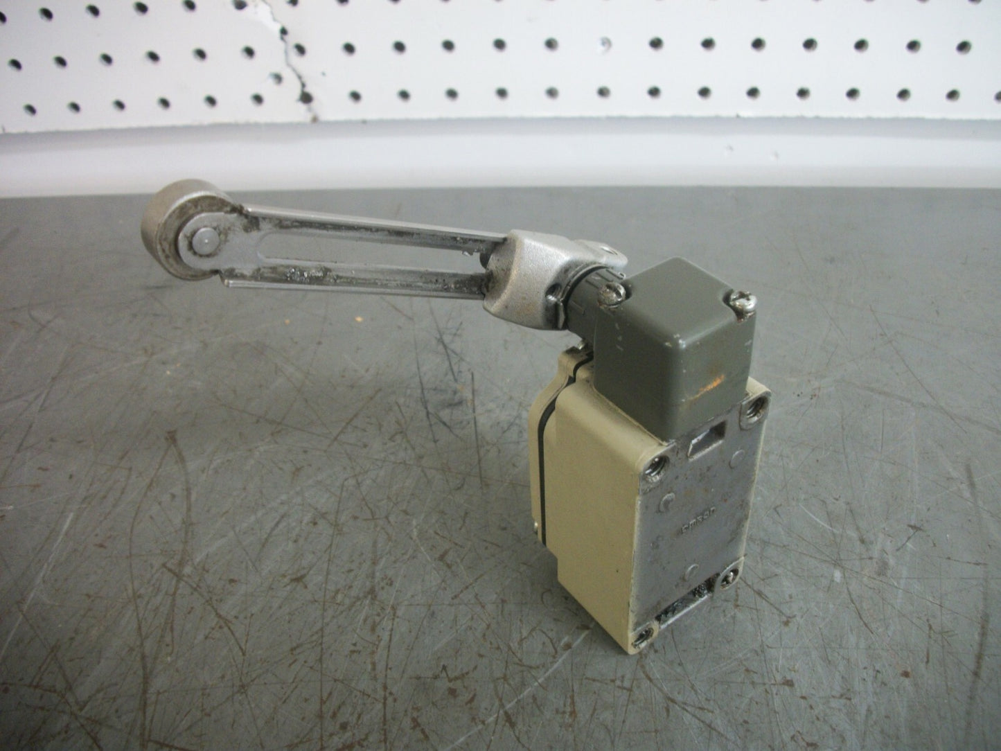 OMRON LIMIT SWITCH WLCA12-2TS-N