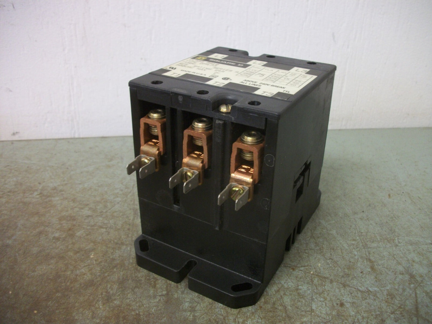 SQUARE D DEFINITE PURPOSE CONTACTOR 8910DPA73 75AMP 24VCOIL 3PH 600V 40HP