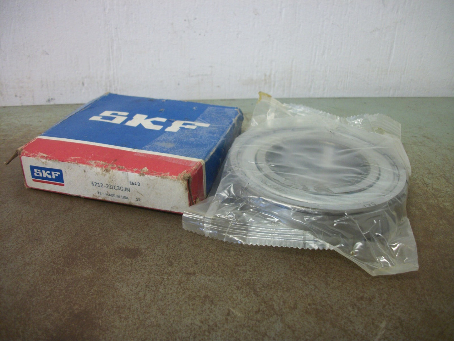 SKF DEEP GROOVE BALL BEARING 6212-2Z/C3GJN NIB