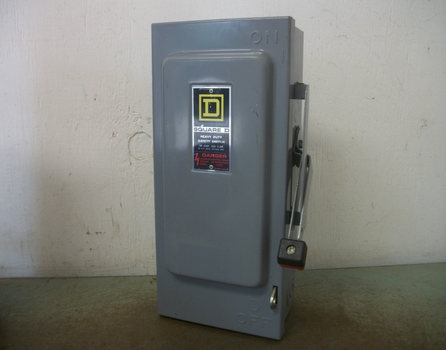 SQUARE D DISCONNECT TYPE 1 HU361 30AMP 600VOLT 3POLE NON-FUSIBLE