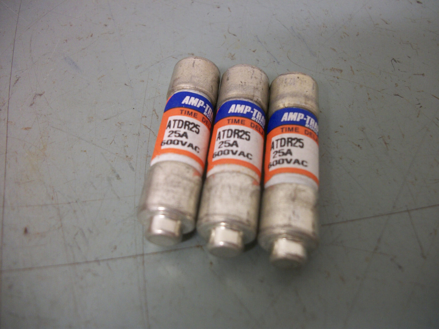 FERRAZ-SHAWMUT LOT OF 3 AMP-TRAP 2000 FUSES ATDR25 25AMP 600VOLT