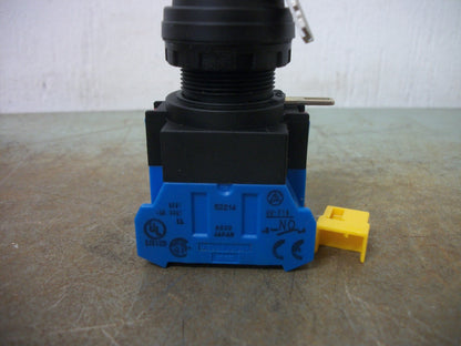 IDEC 2-POSITION MAINTAINED KEY OPERATED SELECTOR SWITCH HW1K-2B11-2H