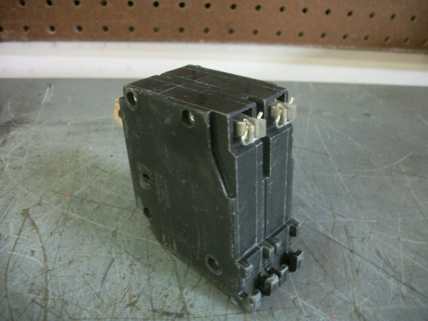 CUTLER-HAMMER CH CIRCUIT BREAKER CH220 20AMP 240VOLT 2POLE