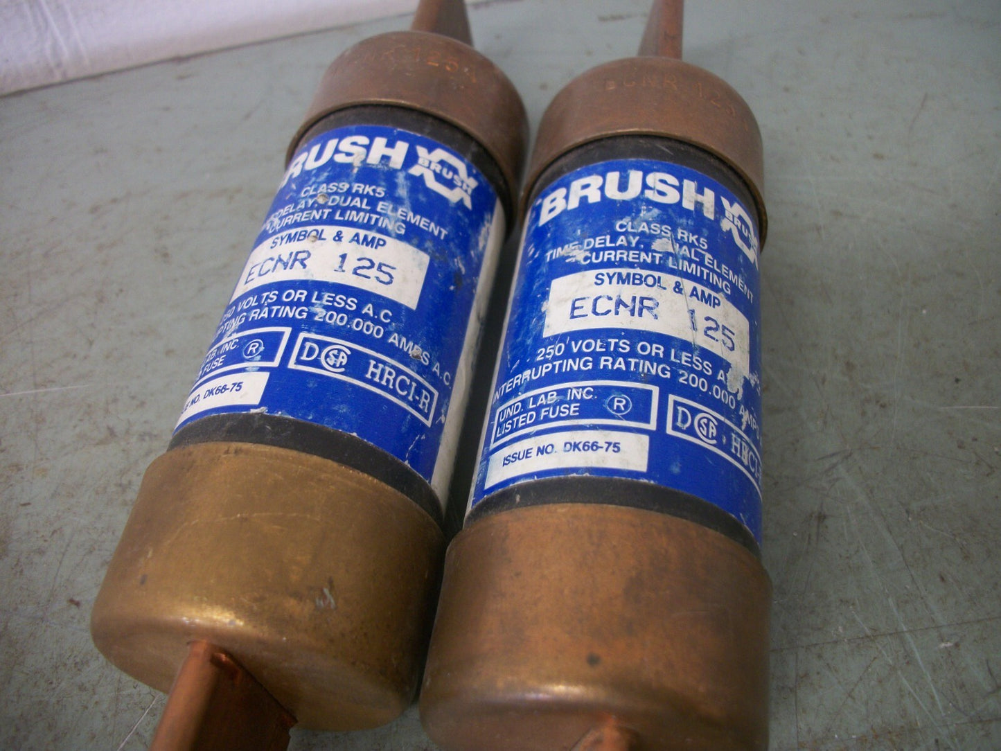 BRUSH LOT OF 2 CURRENT LIMITING FUSES ECNR125 125AMP 250VOLT