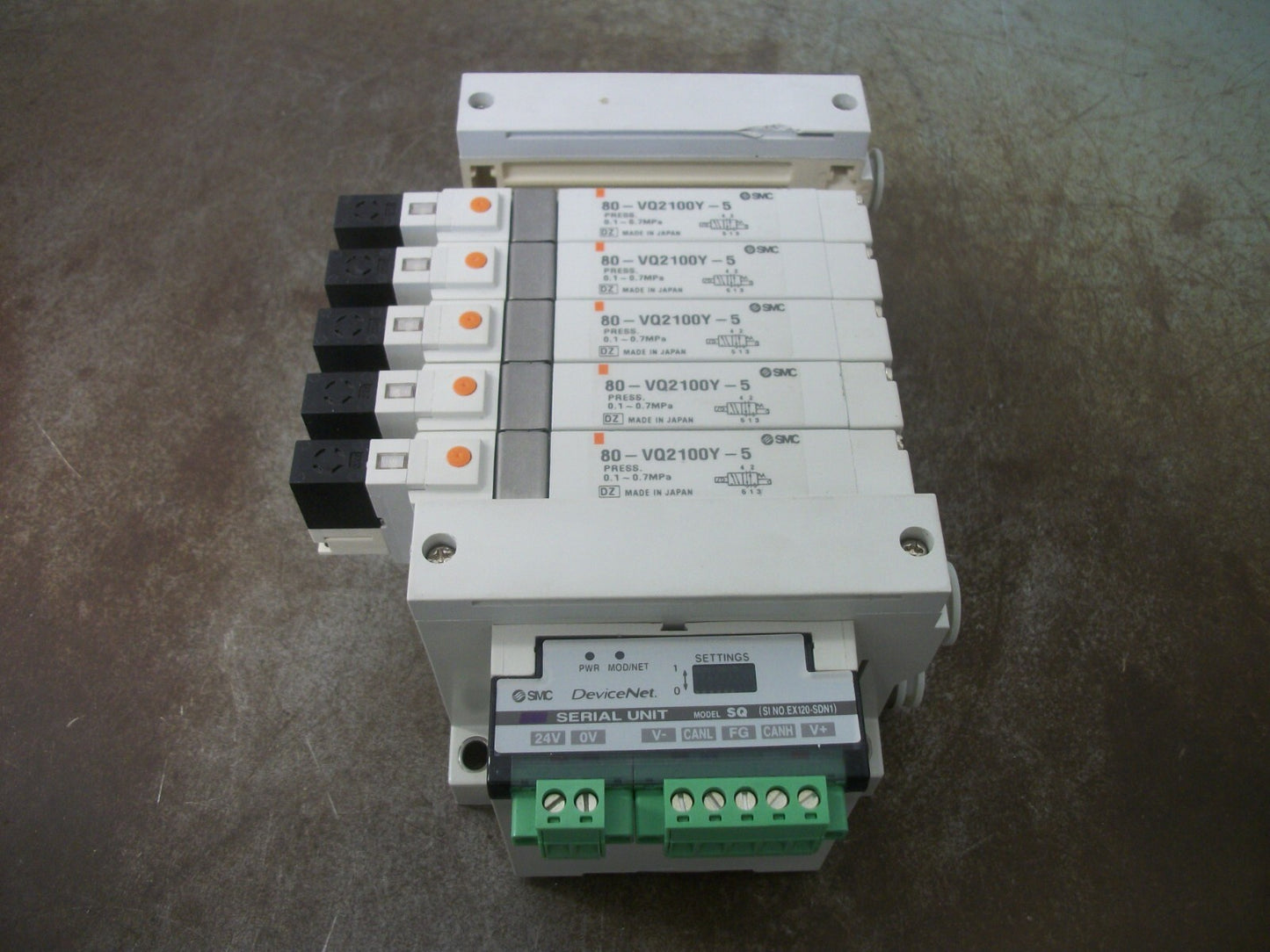 SMC MODEL SQ DEVICENET SERIAL UNIT EX120-SDN1 W/SOLENOID VALVES 80-VQ2100Y-5