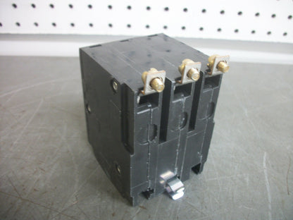 SQUARE D QOB CIRCUIT BREAKER QOB315 15AMP 240VOLT 3POLE NOB